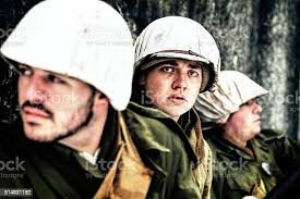 grupo de investigadores militares, encabezados por A.P. Rowe,