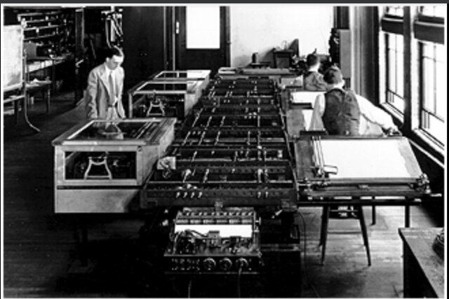 Maquina de resolver ecuaciones diferenciales de vannevar bush