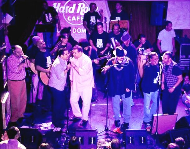 Concierto 30 aniversario en Hard Rock Café–Santo Domingo.