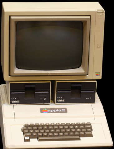 Ingresa al mercado el Apple II