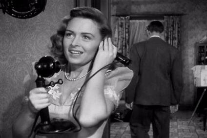 la penetración del teléfono en los hogares supera el 50%.