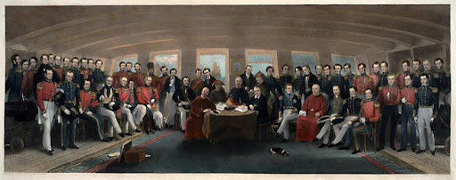 En China se firma el Tratado de Nankin, poniendo punto final a la Guerra del Opio entre Gran Bretaña y China que comenzó 3 años antes. Entre otras concesiones, los chinos ceden Hong Kong.