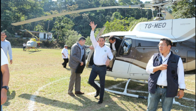 Presidente Morales usa helicóptero de Mario Estrada