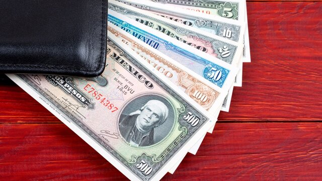 La Secretaría de Hacienda y crédito Público anunció el cambio de paridad del peso y la política de flotación de la moneda.