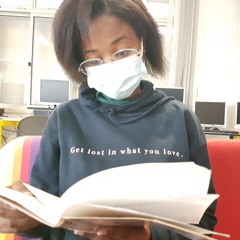 A MASCÁRA E A LEITURA