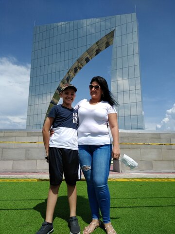 Visit to the Del Junior Monument.