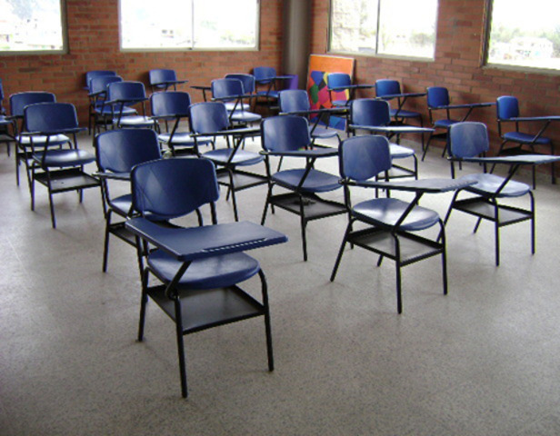 DEJO LOS ESTUDIOS DE POLICIA DEBIDO AL TRABAJO