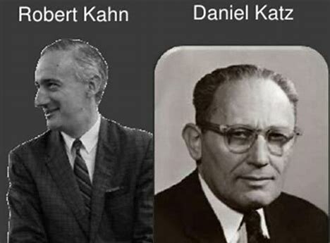 Daniel Katz, Robert Kahn y James Thompson.
