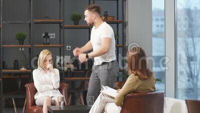 10  7 HORAS  55 MINUTOS