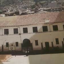 Funcionaron tres colegios en Quito