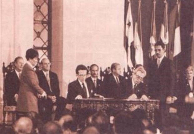 ACUERDO PARA EL REASENTAMIENTO DE LAS POBLACIONES DESARRAIGADAS POR EL ENFRENTAMIENTO ARMADO en Oslo, Noruega.