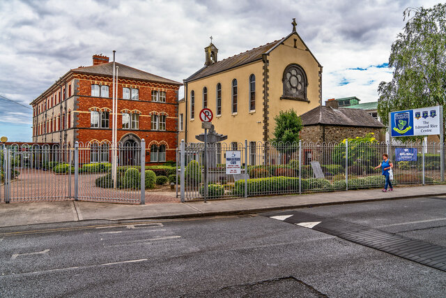 Edmund opens a 'free school'