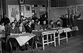 Decreto de lucha por el analfabetismo.