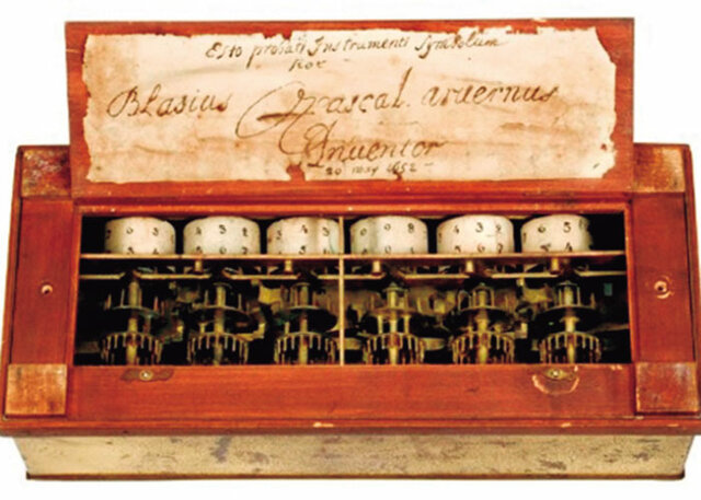 Blaise Pascal construye la primera calculadora mecánica