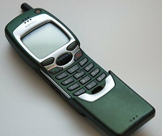Primer teléfono móvil digital