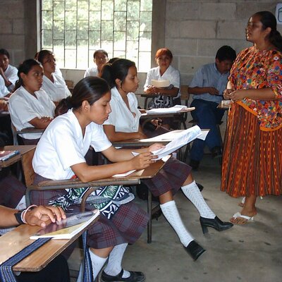 Timeline: Historia de Educación Media en Guatemala