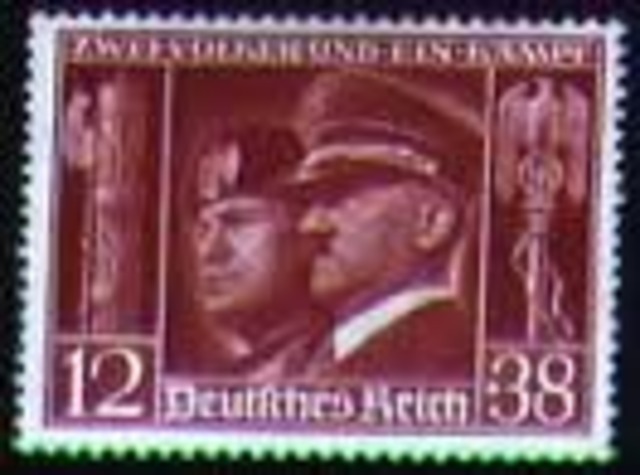 Mussolini funda el Partido Fascista.