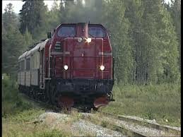 La primera línea de ferrocarril convencional electrificada fue en Suecia