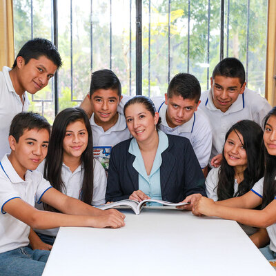 Timeline: Historia de la Educación Media en Guatemala