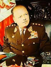 Perú (1968-1975) Juan Velasco Alvarado