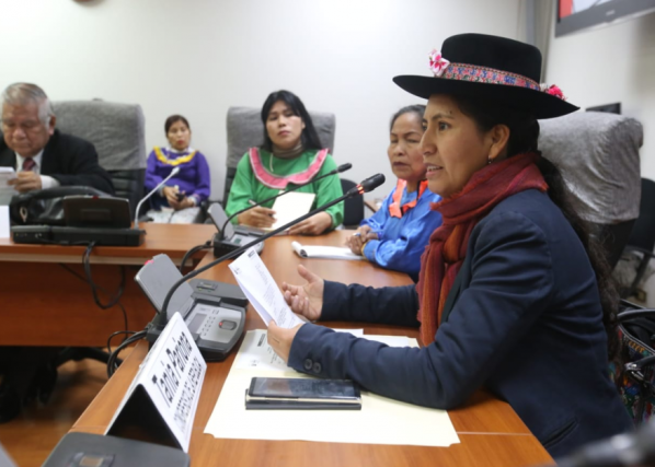 esencialismo y antiesencialismo