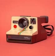 La cámara fotográfica polaroid sx70 introduce la fotografía instantánea onestep