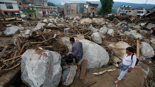 UNA SEMANA DESPUÉS DE LA TRAGEDIA, SANTOS VISITA A MOCOA