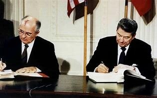 Firma del tratado de Washington