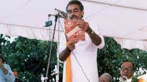 Modi descends into mainstream politics