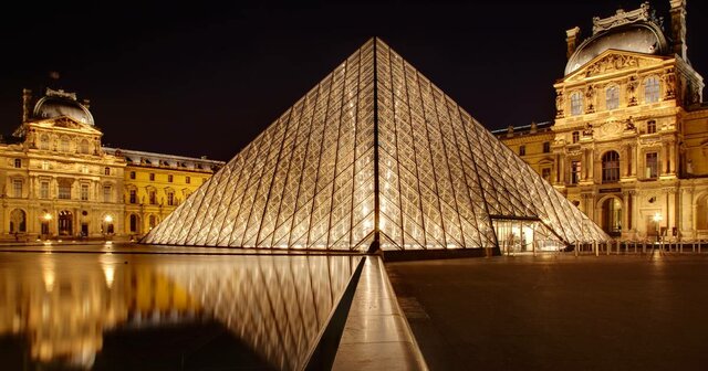 Louvre Museum (Building)