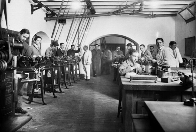 1946-Escuelas Fábrica.