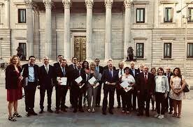 Sociedad de profesionales y académicos