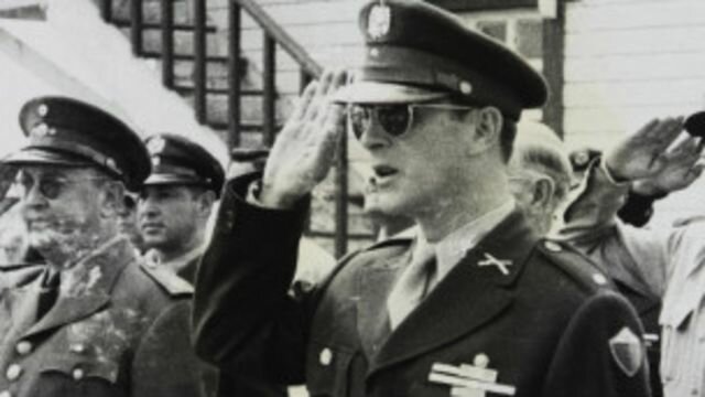 Jacobo Árbenz baja del poder