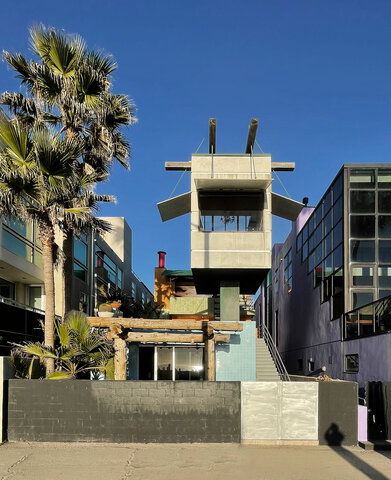 Norton House in Venice Beach, Frank Gehry, 1984 (architecture)
