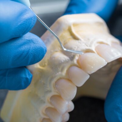 Timeline: Historia de la Odontología Restauradora