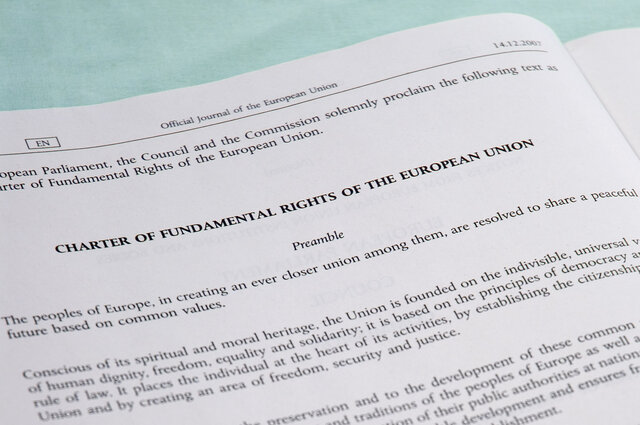 APROBACIÓN DE LA CARTA DE DERECHOS FUNDAMENTALES DE LA UNIÓN EUROPEA