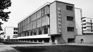 NACIMIENTO DE LA ESCUELA BAUHAUS