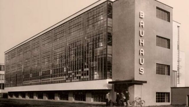 Tratado De Versalles y Creación de la escuela BAUHAUS