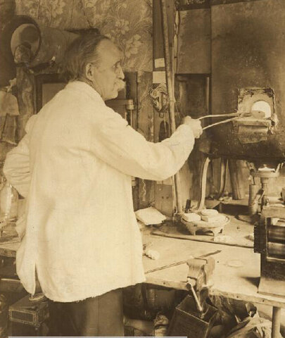 Primera corona de porcelana