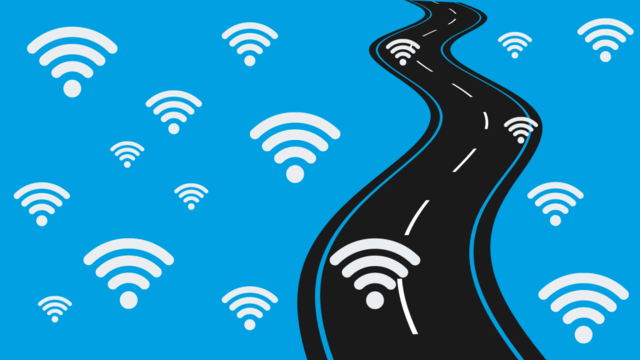 Se comienza a ofrecer internet a modo comercial a usuarios particulares
