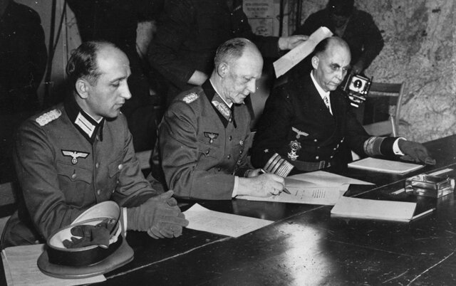 Las fuerzas alemanas se RIDEN.