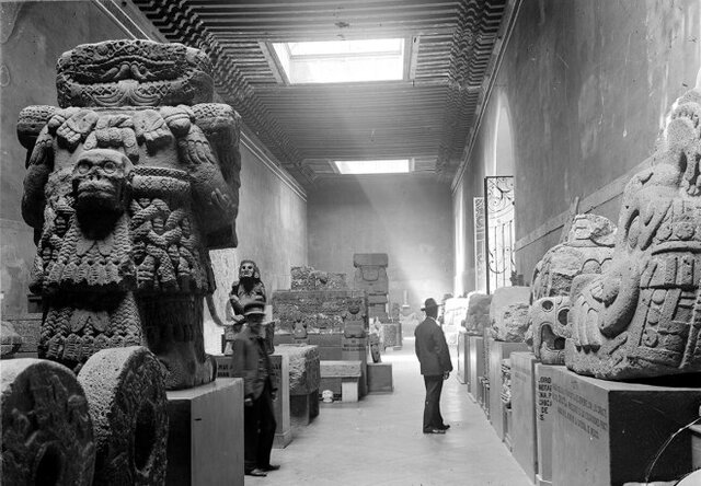 GALERIA DE MONOLITOS