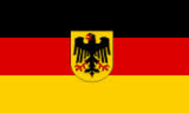 Alemania intenta romper su desfavorable situación internacional.