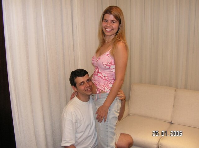 Novidade! Mamãe e papai à espera do primeiro bebê.