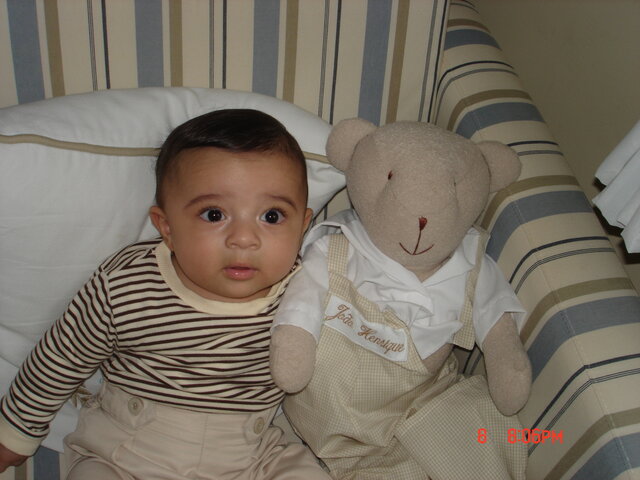 Eu já sentando no meu sofá