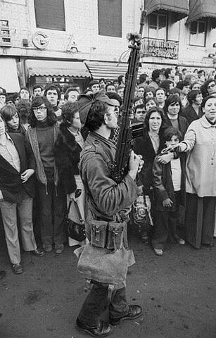 Revolución de los Claveles en Portugal