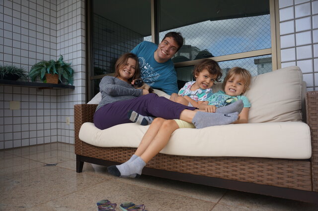 Dandan na barriga, gata e familia toda