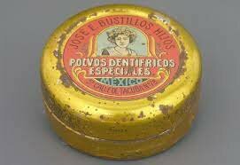 Peabody adicionó jabón a la pasta. Es importante mencionar, que las pastas dentales que antes se usaban, no eran como las que hoy conocemos, pues éstas eran muy agresivas y rallaban el esmalte o la capa más superficial de los dientes.