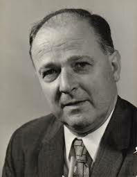 The patient as a person y Fabricated Man: The Ethics of Genetic Control