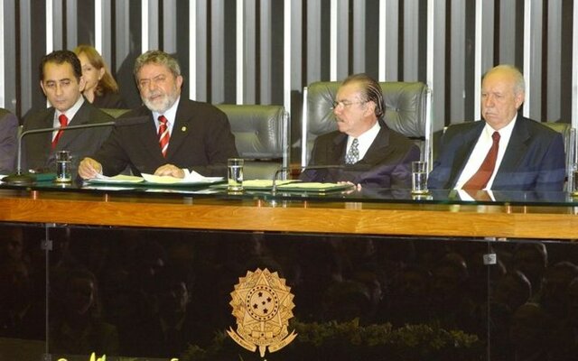 governo do então Presidente Luiz Inácio Lula da Silva sinalizou com iniciativas para as políticas públicas de EJA